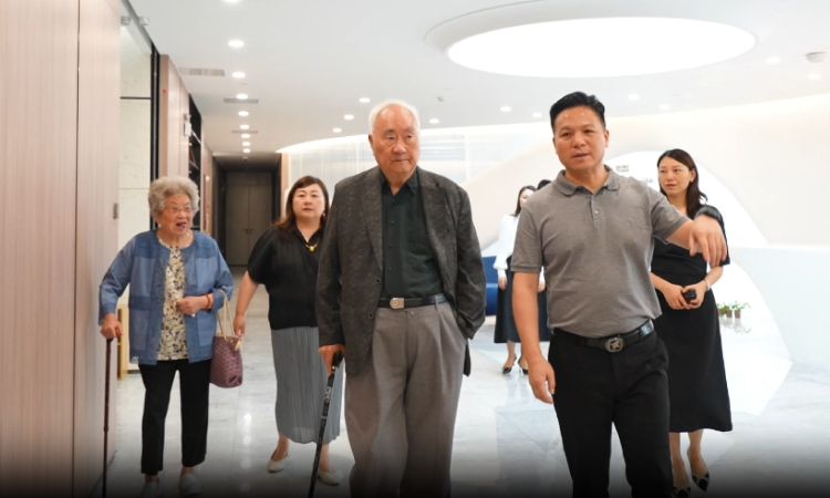 沈寅初院士亲临指导